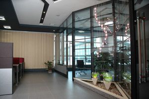 矩形玻璃落地式辦公室裝修設(shè)計(jì)