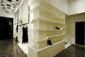 深圳麗姿服裝店裝修_真皮女鞋區(qū)