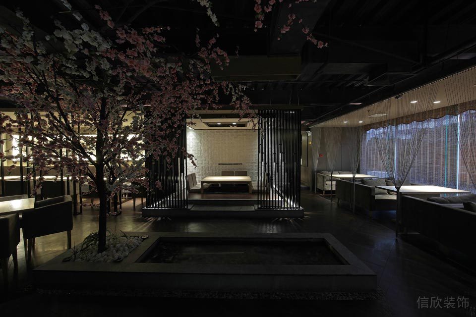 日本料理店餐廳內(nèi)裝飾小景觀