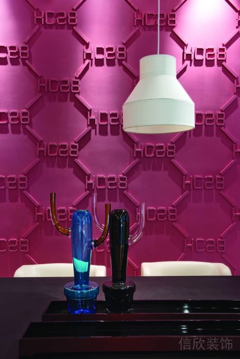 深圳南山鮮色調(diào)辦公室裝修_背景墻