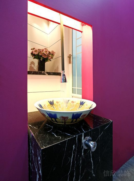 南山科技園現(xiàn)代辦公室裝修_洗手臺(tái)