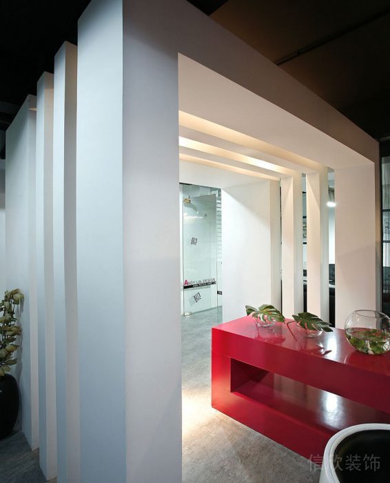 南山科技園現(xiàn)代辦公室裝修_門洞造型