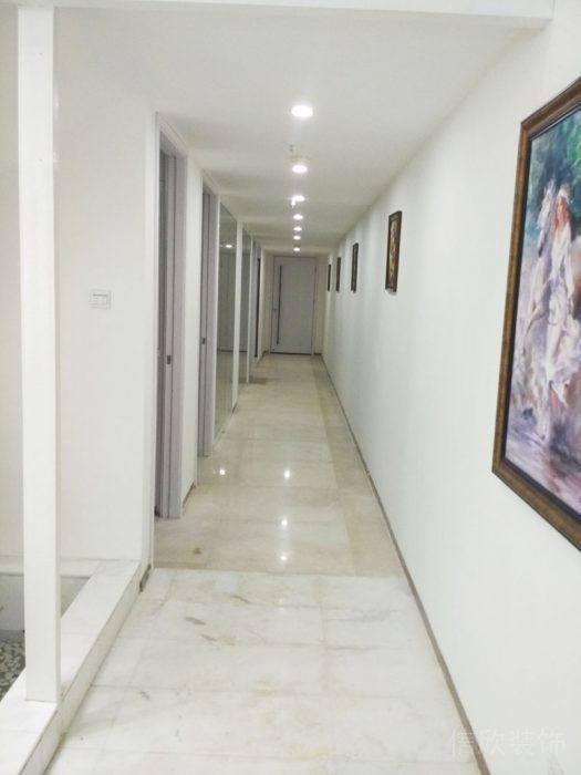 安心醫(yī)療會(huì)所裝修_一樓過(guò)道