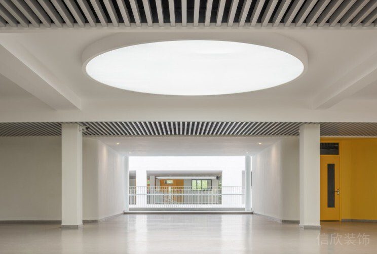 條紋鏤空天花設(shè)計吸頂燈簡約過道