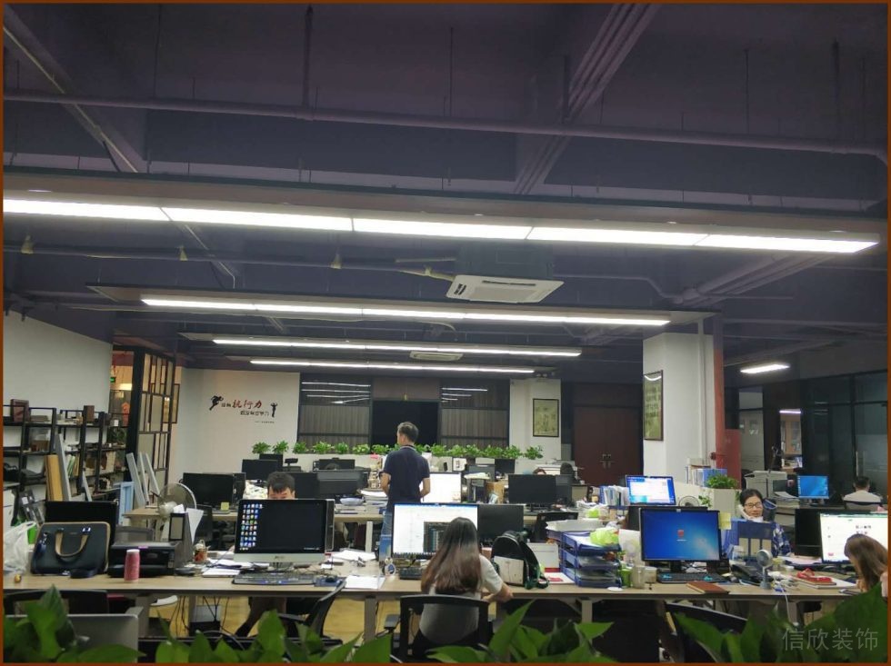 員工研發(fā)區(qū)域開放式簡約現(xiàn)代辦公室