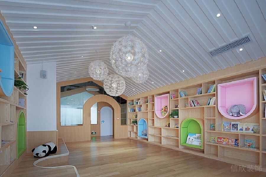 原木內(nèi)嵌式儲(chǔ)物柜裝修設(shè)計(jì)