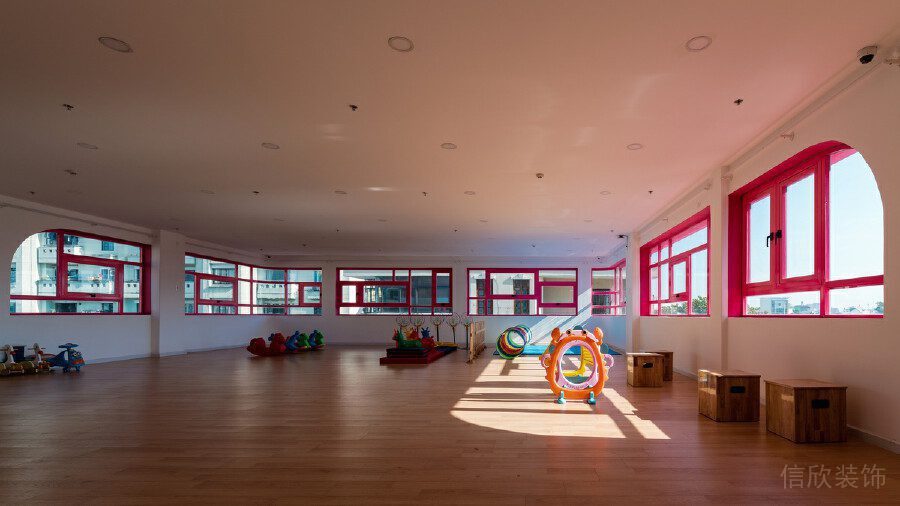強調(diào)色窗戶兒童娛樂區(qū)設計
