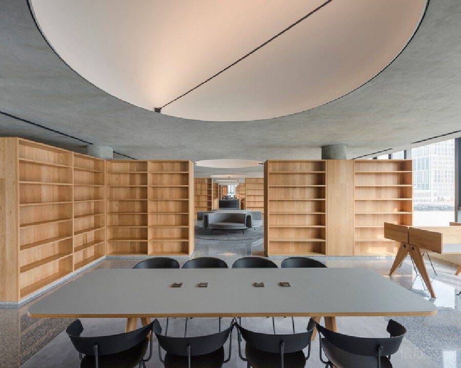 大理石瓷磚搭配原木書(shū)柜裝修