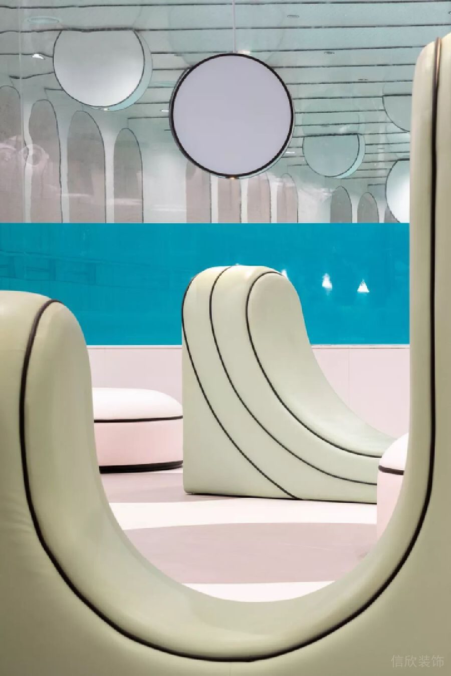 綠色沙發(fā)半墻裝修設計等待區(qū)域