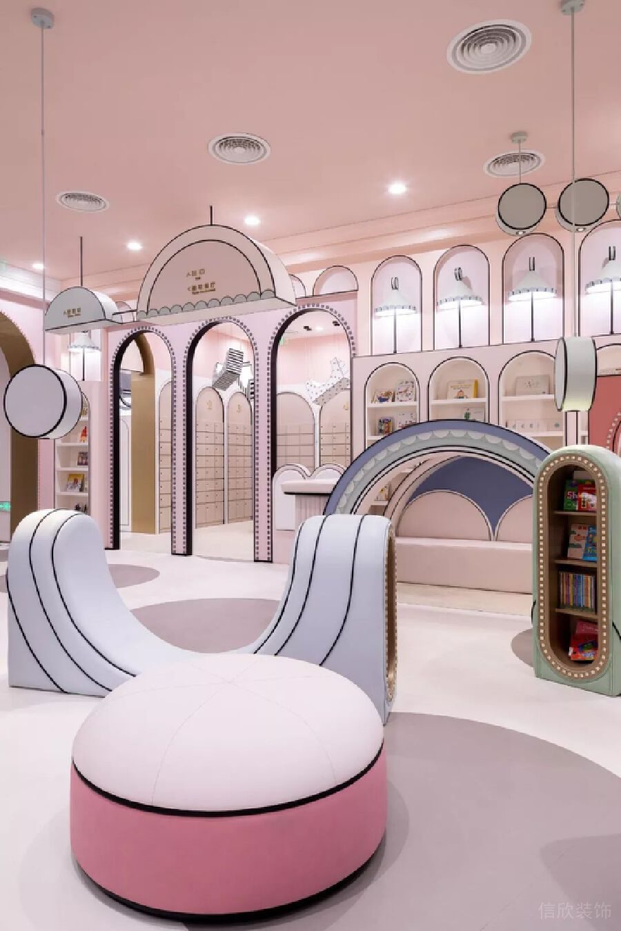 弧形裝修設(shè)計(jì)粉色沙發(fā)游樂區(qū)機(jī)構(gòu)