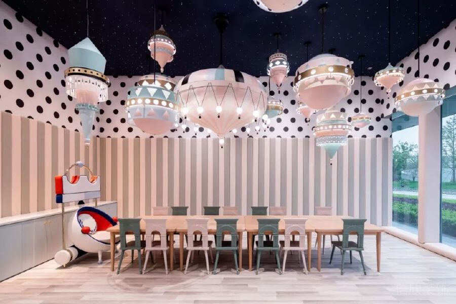 多功能休息室創(chuàng)意吊頂波點軟包機構(gòu)