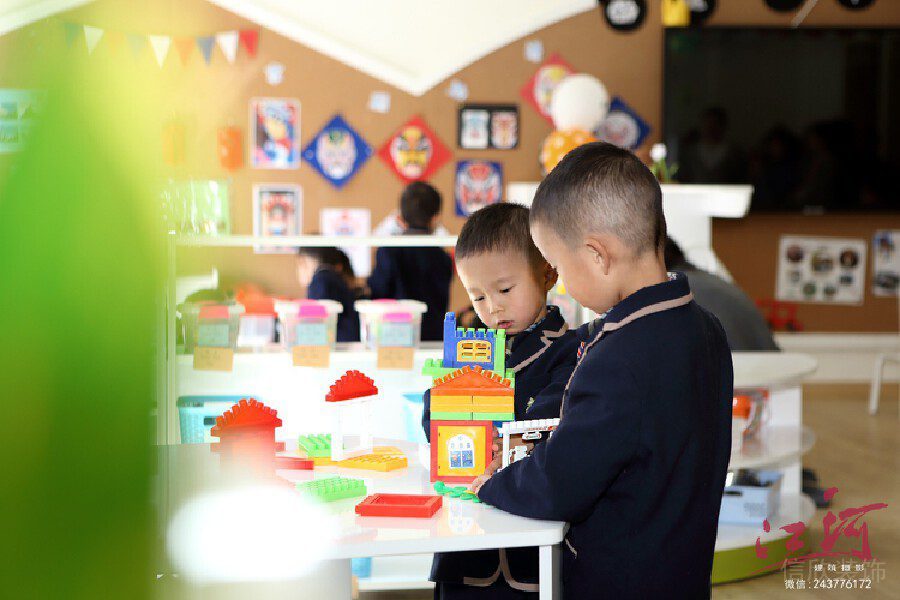 現(xiàn)代簡約機構積木娛樂區(qū)