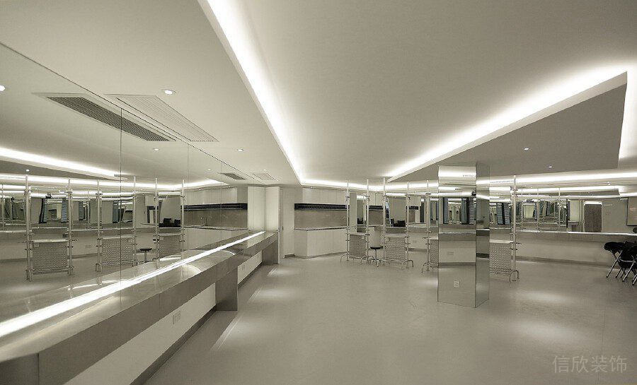 極簡風鏡面設(shè)計辦公室公共開放區(qū)域辦公室效果圖