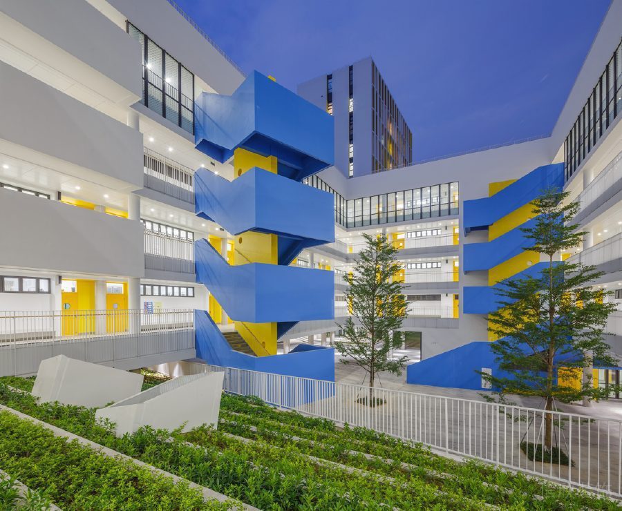 階梯園林裝修設(shè)計(jì)藍(lán)色階梯旋轉(zhuǎn)設(shè)計(jì)