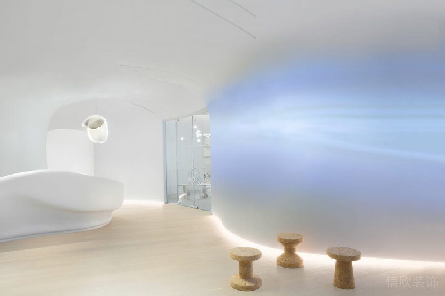 極簡(jiǎn)風(fēng)機(jī)構(gòu)裝修設(shè)計(jì)木質(zhì)地板