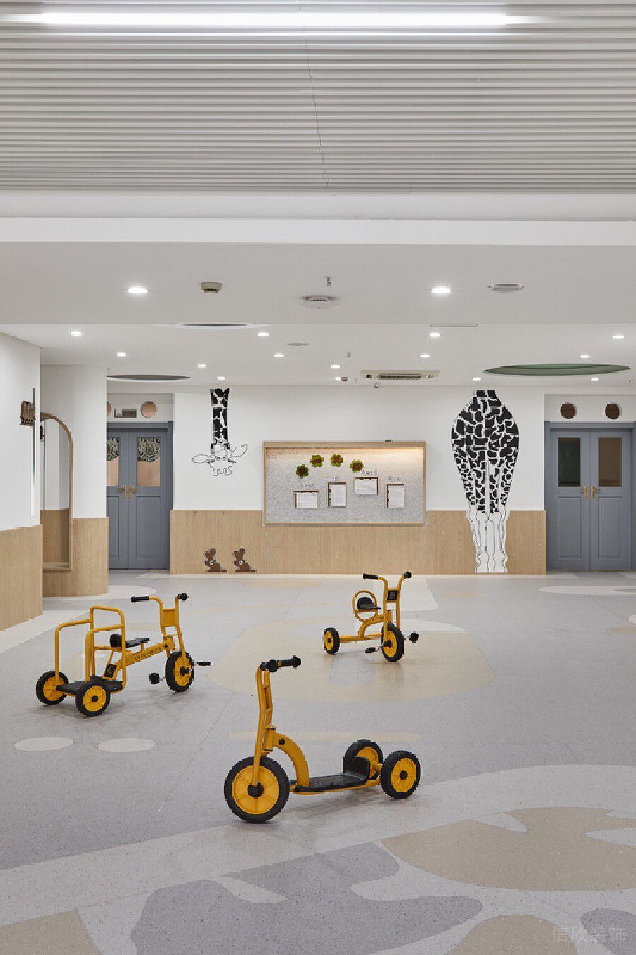 半墻木質(zhì)機構(gòu)裝修墻繪設(shè)計