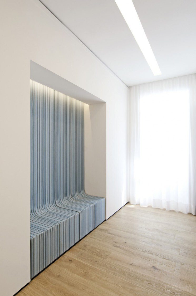 現(xiàn)代風飄窗創(chuàng)意過道休息區(qū)設計辦公室