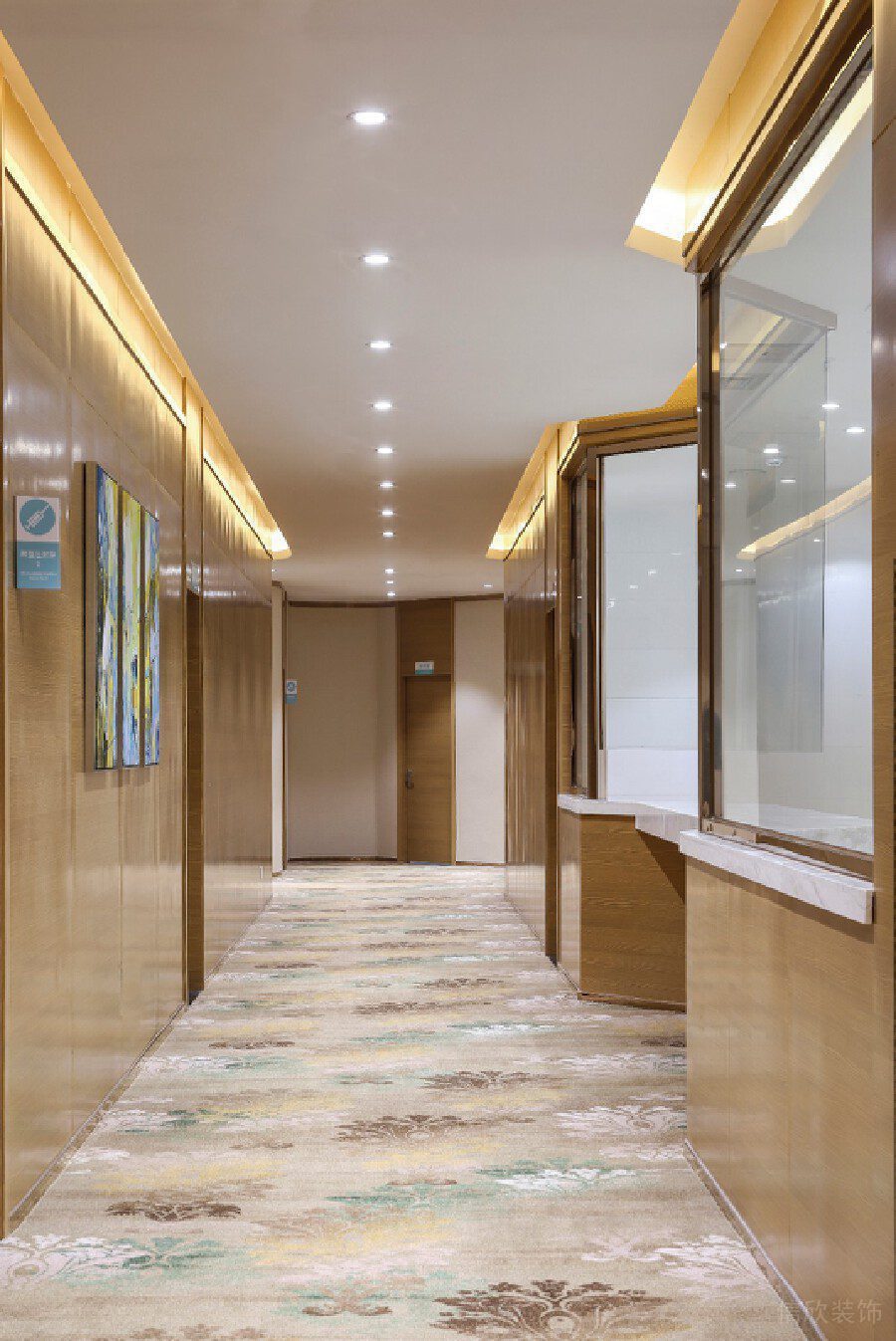 鎏金金屬邊框玻璃墻體隔斷月子中心裝修設(shè)計