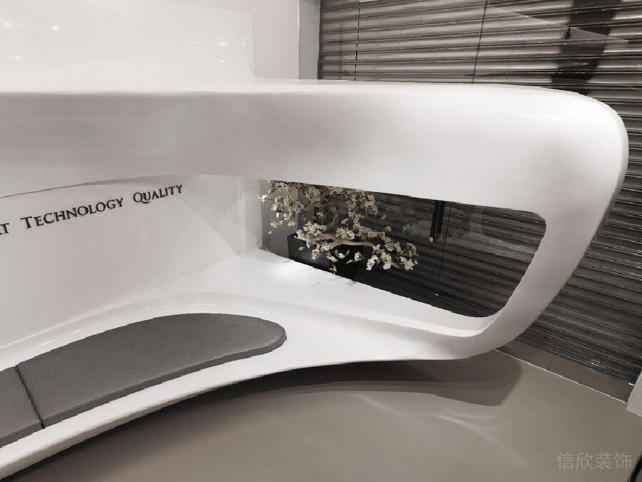 科技沙發(fā)半墻創(chuàng)意設(shè)計辦公室效果圖