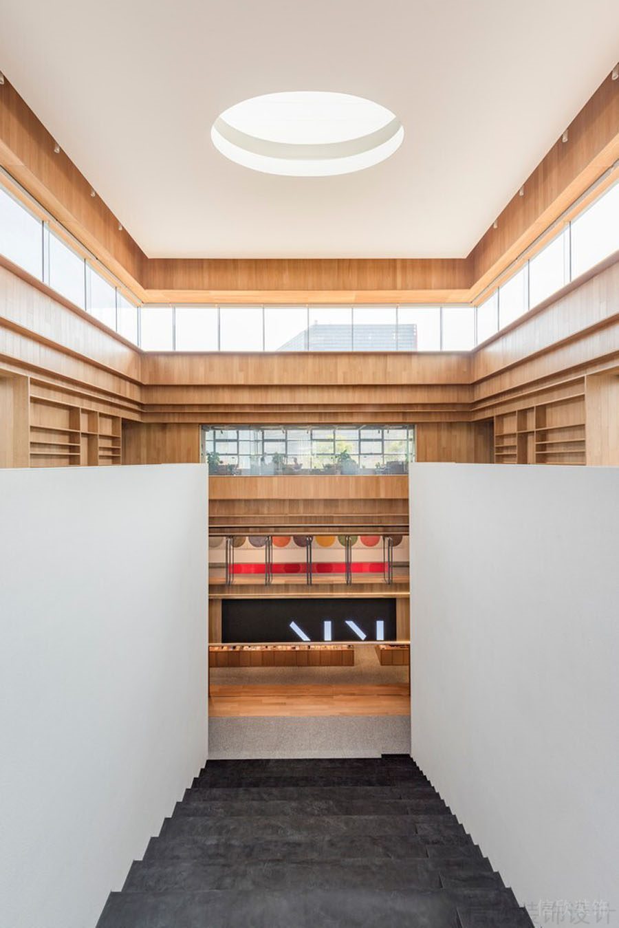 天井鏤空天花創(chuàng)意設計木質效果圖書館
