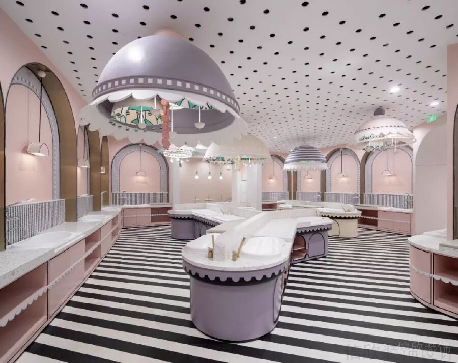 藝術(shù)過(guò)道弧線設(shè)計(jì)兒童培訓(xùn)機(jī)構(gòu)裝修效果圖