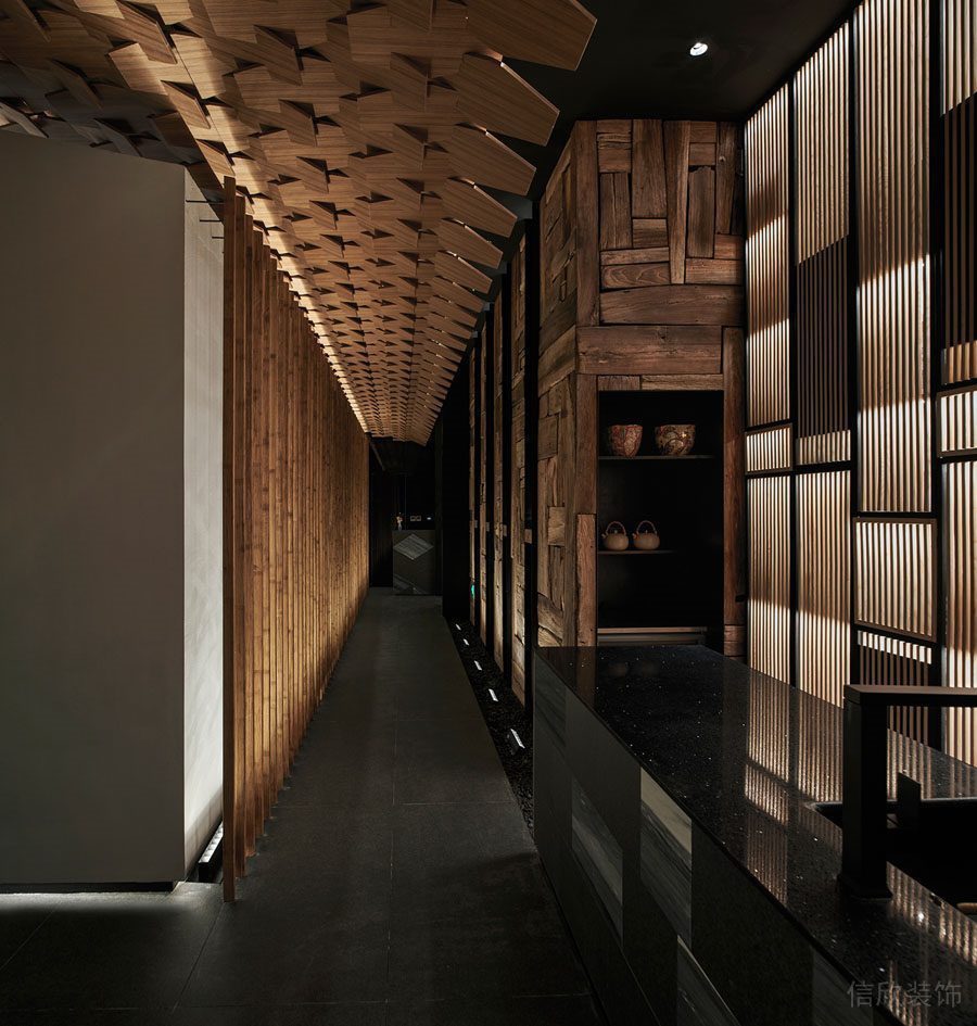 原木風(fēng)直線暗色設(shè)計水吧臺茶水就餐餐廳裝修