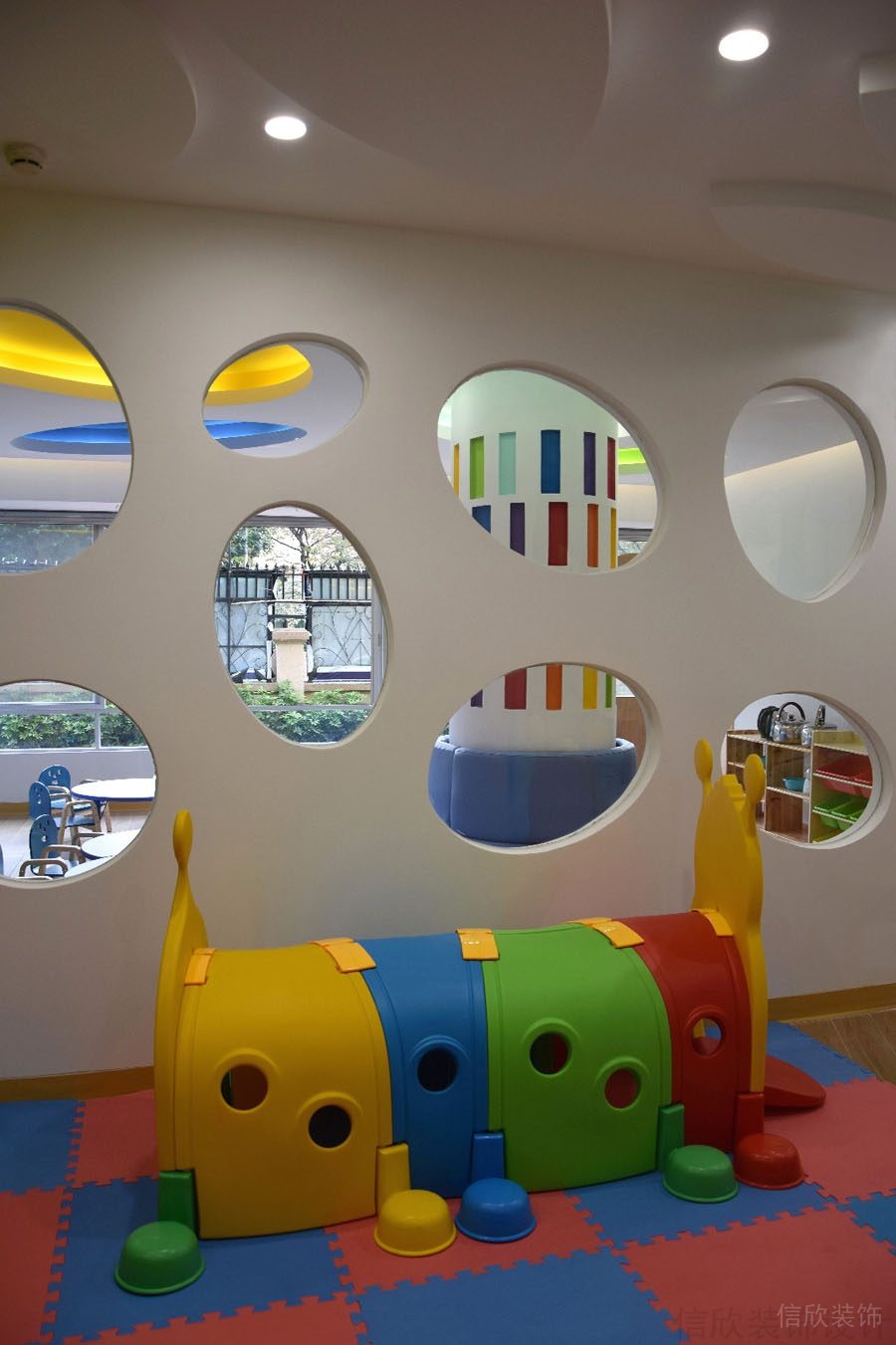 鏤空墻體設(shè)計(jì)娛樂(lè)活動(dòng)室機(jī)構(gòu)設(shè)計(jì)圖