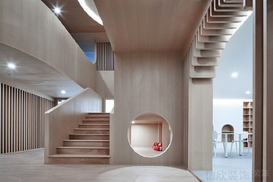 原木風(fēng)裝修設(shè)計(jì)樹(shù)洞內(nèi)嵌式墻體效果