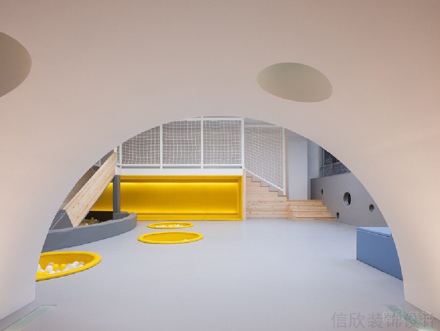 拱形鏤空洞洞波點(diǎn)墻體設(shè)計(jì)兒童娛樂(lè)區(qū)機(jī)構(gòu)裝修