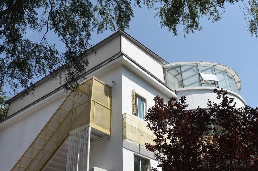 辦公裝修設(shè)計(jì)金屬安全通道逃生樓梯通道設(shè)計(jì)效果