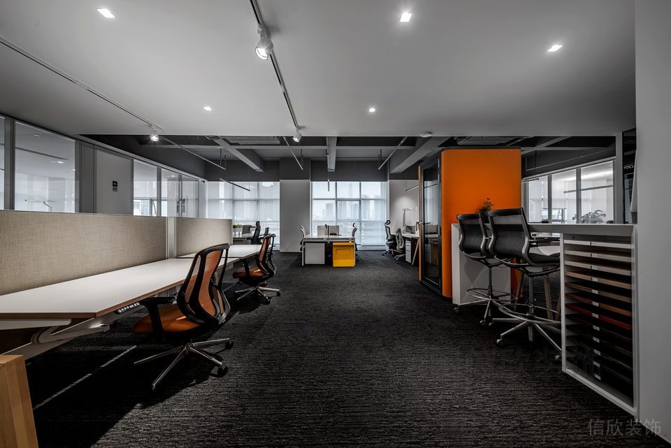 辦公室工作區(qū)域橙色效果圖現(xiàn)代簡約風(fēng)裝修設(shè)計(jì)