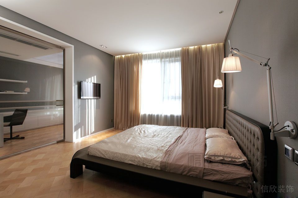 木質(zhì)地板創(chuàng)意設(shè)計臥室休息區(qū)一體式中央空調(diào)書房玻璃隔斷定制。