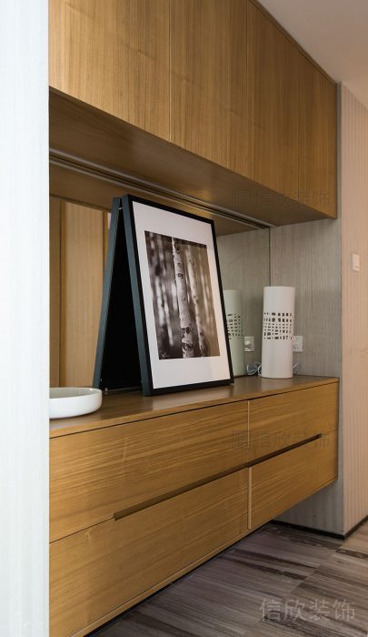 布置墻體收納柜懸空設(shè)計(jì)鏡面玻璃玄關(guān)處全屋定制裝修室內(nèi)設(shè)計(jì)家裝原木風(fēng)效果圖