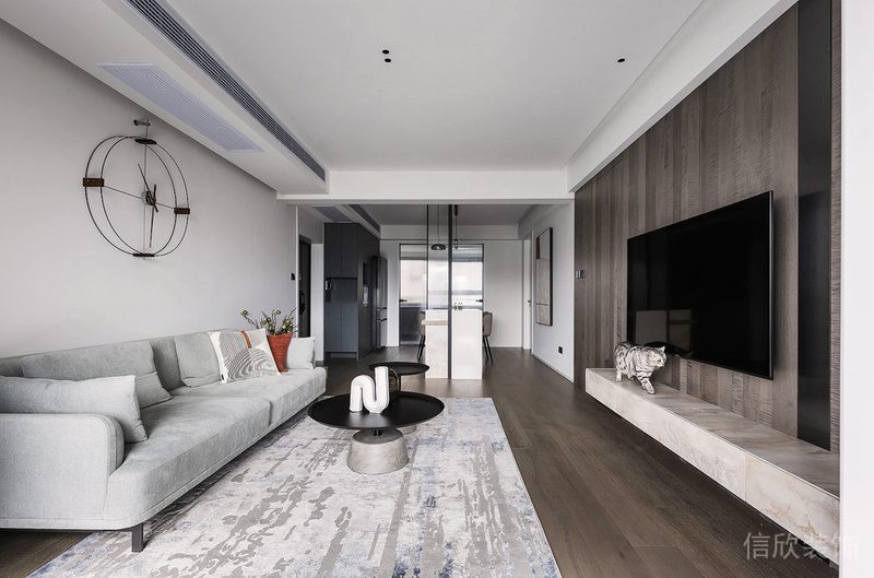 深色木制客廳裝修布藝沙發(fā)裝修地毯設(shè)計圖