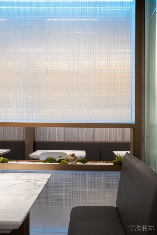 漸變墻體布藝設(shè)計墻體隔斷效果餐廳裝修面對面大理石就餐區(qū)裝修