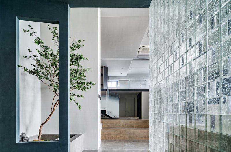 辦公室現(xiàn)代風(fēng)玻璃藝術(shù)隔墻效果圖