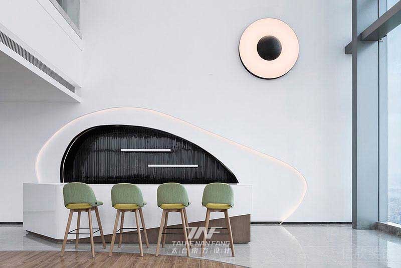 辦公室現(xiàn)代風(fēng)前臺效果圖(新居現(xiàn)代輕奢風(fēng)客廳效果圖)