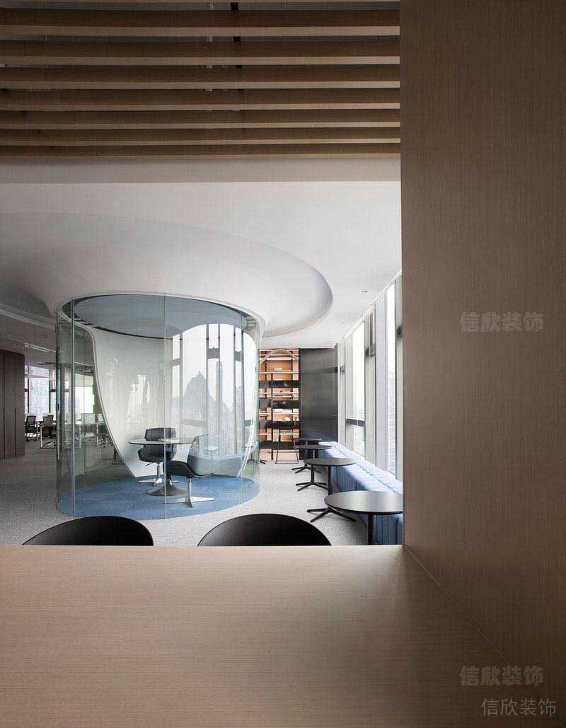 辦公室現(xiàn)代風(fēng)透明玻璃辦公室效果圖