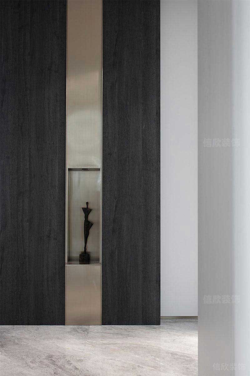 辦公室現(xiàn)代簡約風(fēng)是木背景墻黑色工藝品效果圖