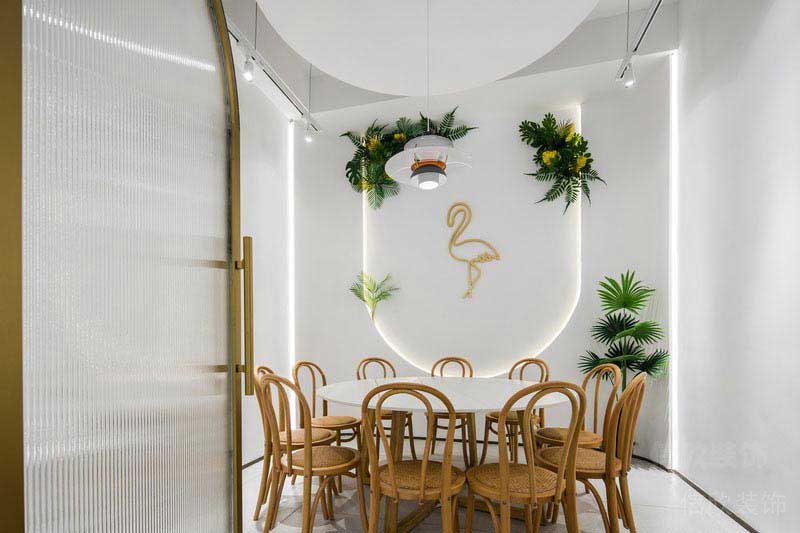 辦公室現(xiàn)代輕奢風圓桌會議室效果圖