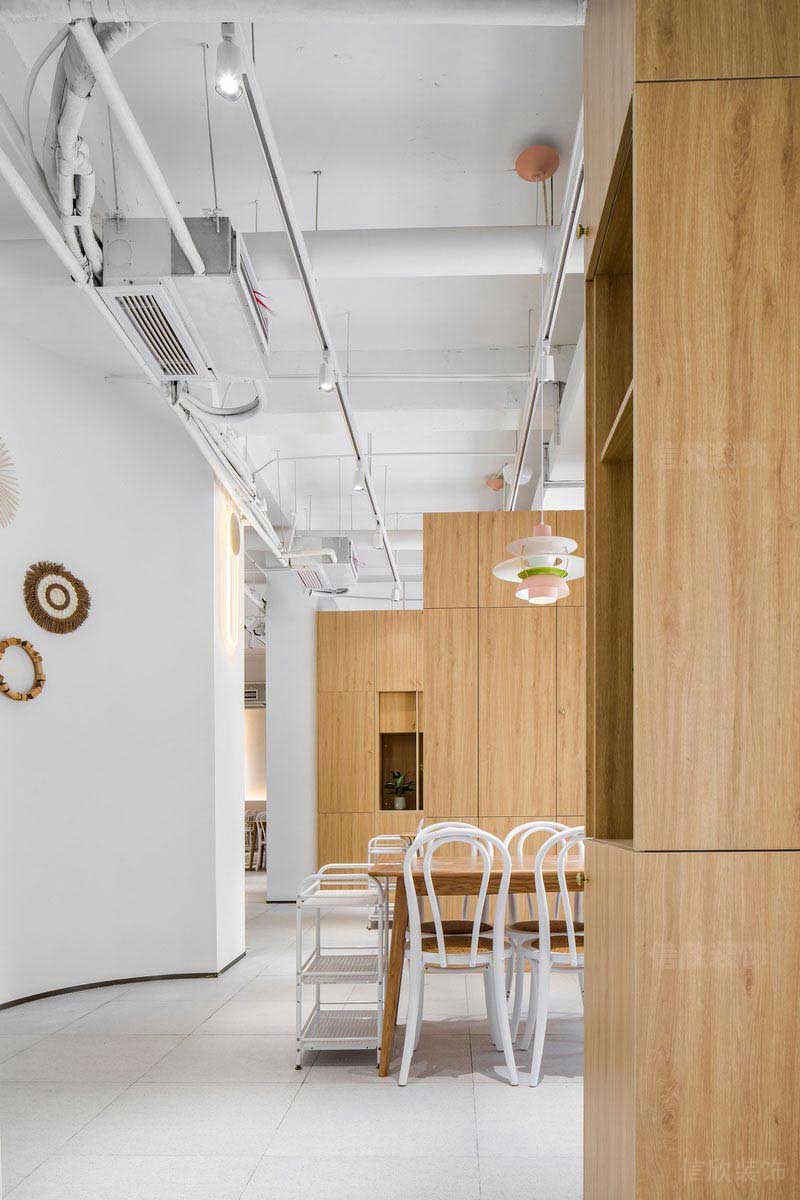 辦公室原木色墻面設(shè)計方案