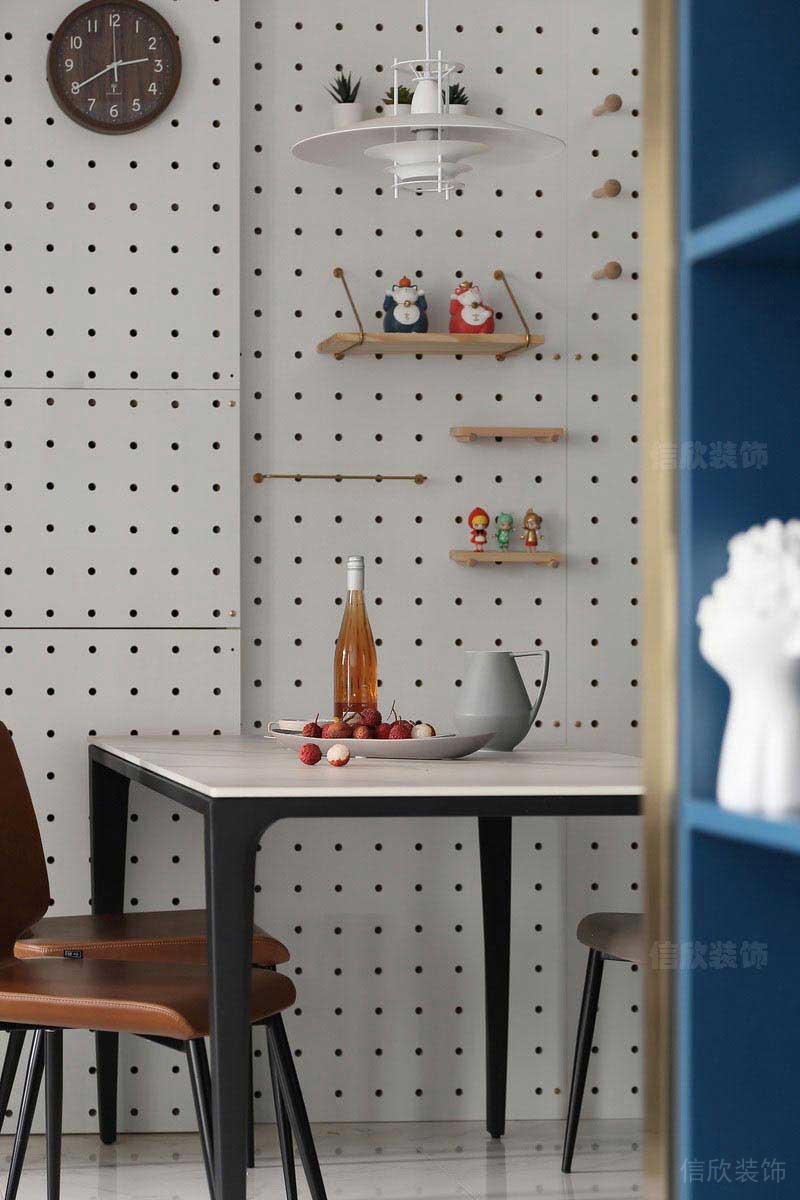 餐廳沖孔板墻面設(shè)計效果