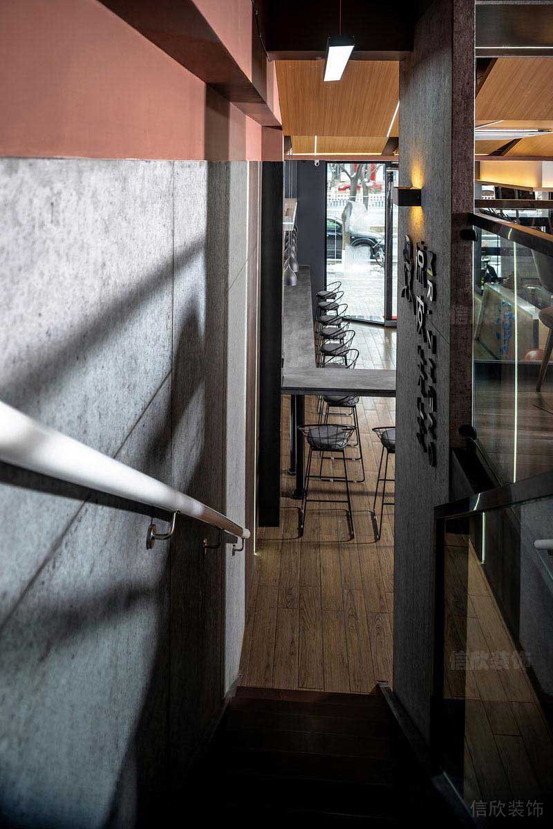 餐廳工業(yè)風(fēng)樓梯效果圖