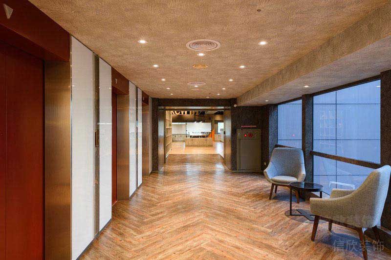 餐廳現(xiàn)代風(fēng)魚骨地板質(zhì)感涂料電梯間效果圖