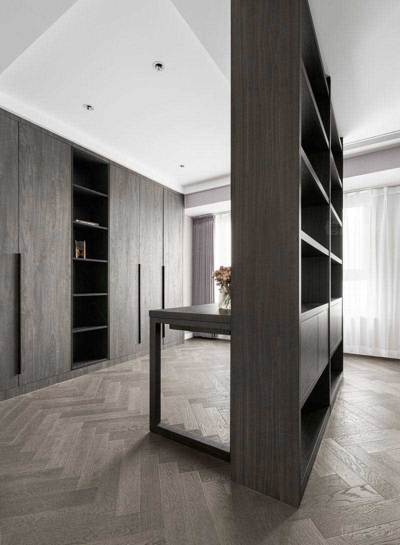 灰色調(diào)木紋衣柜裝飾設(shè)計(jì)效果