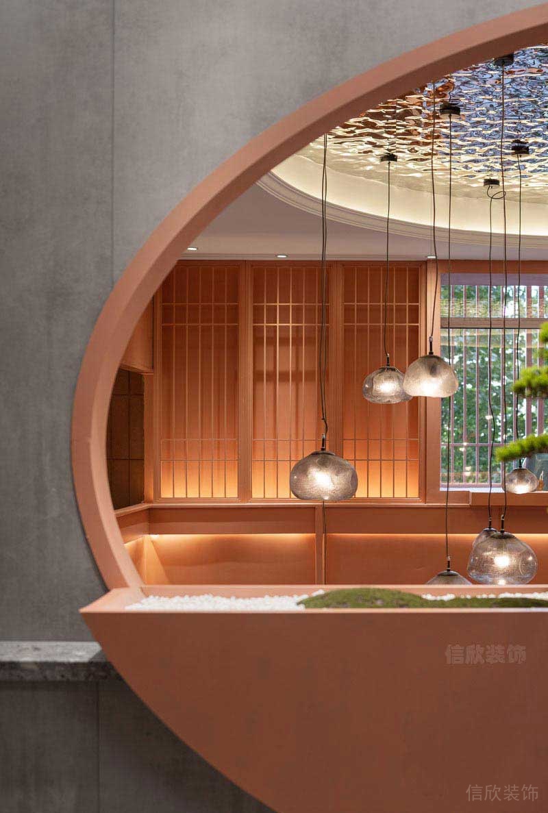 現(xiàn)代簡(jiǎn)約風(fēng)天花吊頂餐廳裝修弧形窗洞設(shè)計(jì)方案