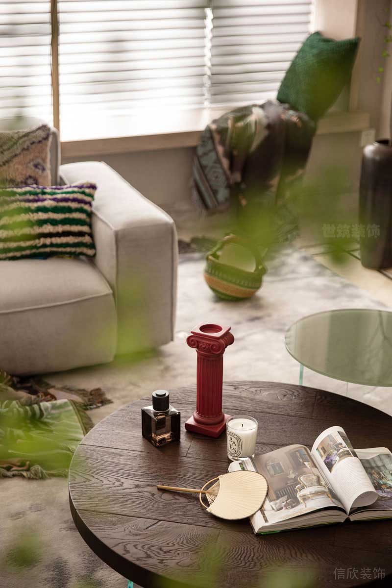 極簡(jiǎn)風(fēng)格家居客廳原木茶幾