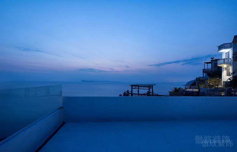 極簡風(fēng)格民宿天臺(tái)