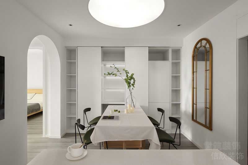 極簡工業(yè)風(fēng)家庭餐廳餐桌組合