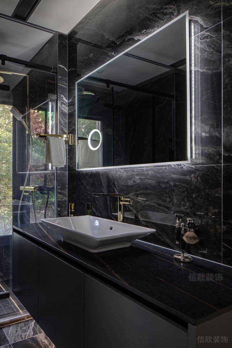 衛(wèi)生間黑色設(shè)計(jì)效果方案